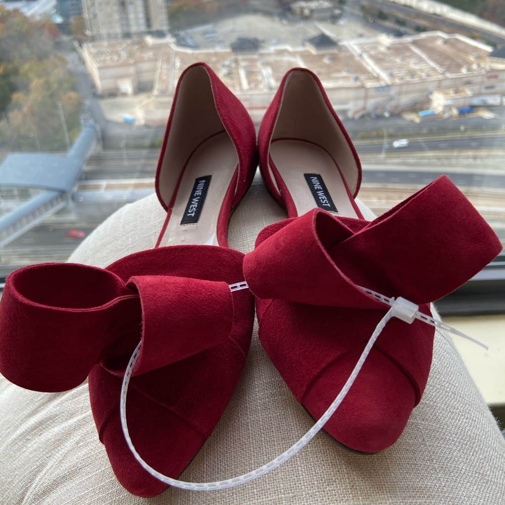 New! Nine West wine suede red flats
